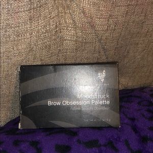 Brow palette